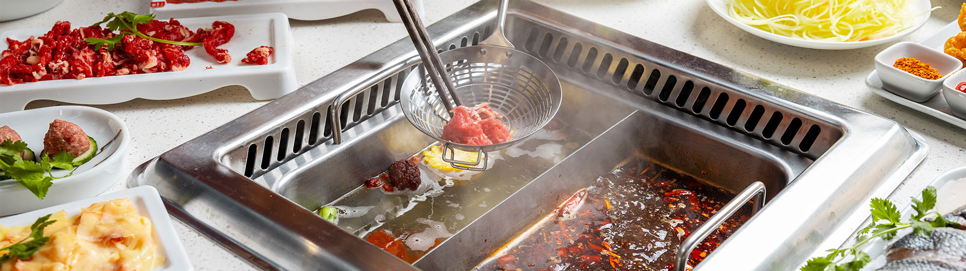 Two-flavour hotpot with fresh ingredients
